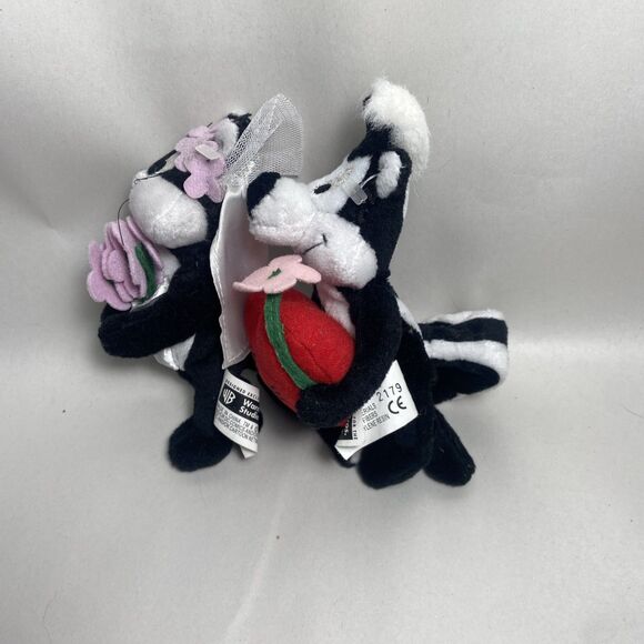 Vintage Warner Bros Pepe Lewpew and Penelope Skunk Beanbag Plush 7 inch 2 pc Lot - Picture 5 of 6